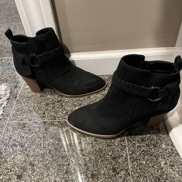 Black Ankle Boots - New - Picture 1 of 4